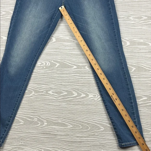 Levi’s Strauss Signature Gold Mid-Rise Skinny Ladies Jeans 30w Pre Owned - Picture 5 of 12